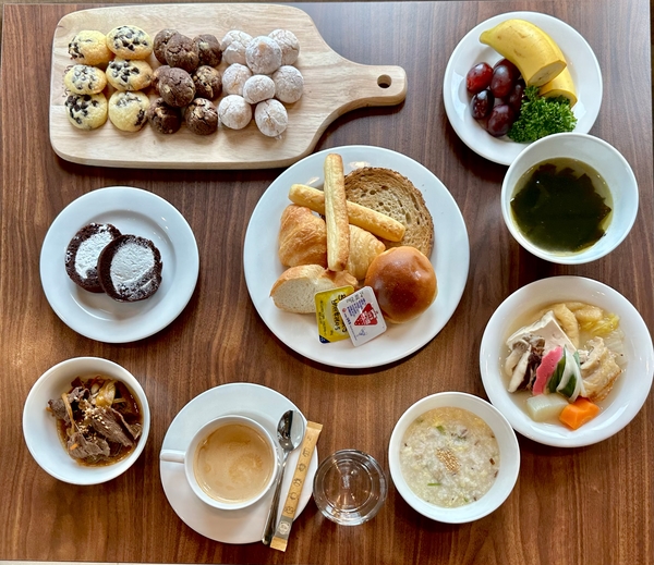 朝食